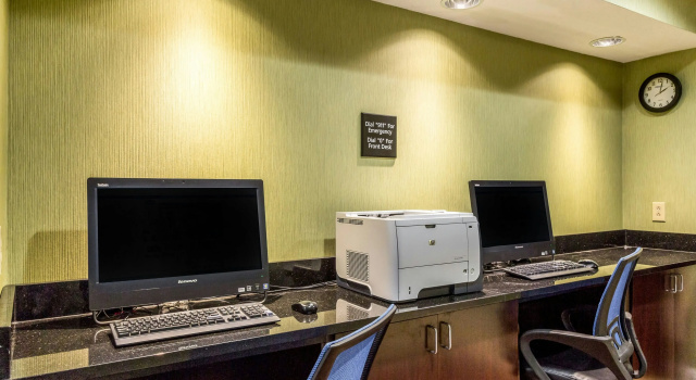Hampton Inn Jackson/Pearl-International Airport, Varaa Hotelli Hotellit New England uima-altaalla, Uima-allas