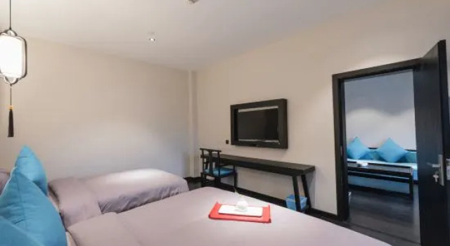 Люкс Deluxe Gongxili-Xijian Hotel - Kunming Dongfeng East Road Dashuying Metro Station
