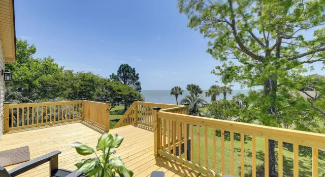 Коттедж Waterfront Crystal Coast Vacation Rental w/ Deck!