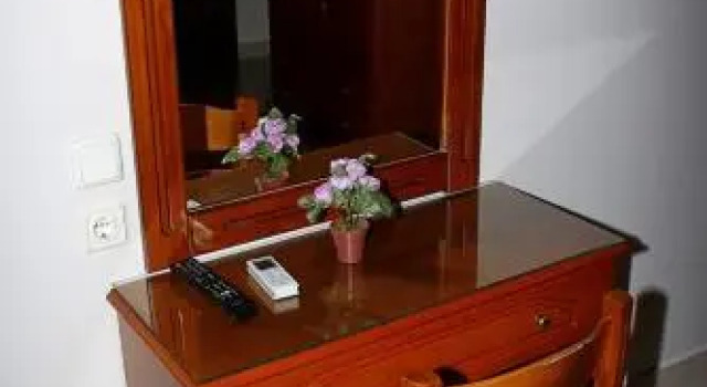 Johnys Studios, Prenota Hotel Ormos Prinou Tracia
