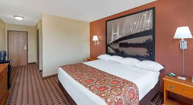 Двухместный номер Deluxe Super 8 by Wyndham Charleston Sikeston East MO