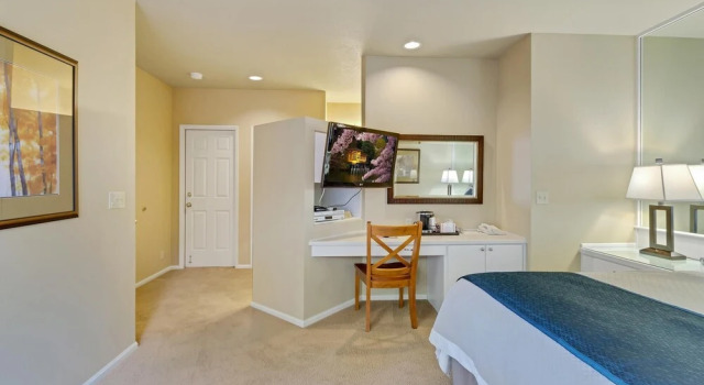 River Ridge 330b, Rezerwuj Hotel Bend Bachelor