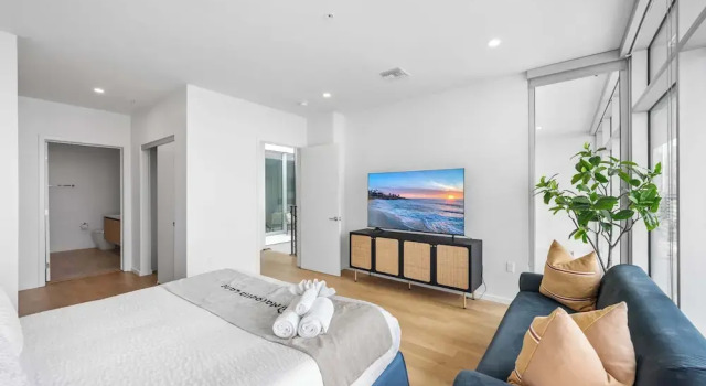 Апартаменты с 3 комнатами с балконом @marbella Lane - 3BR Coastal Retreat w/ Luxe Touch