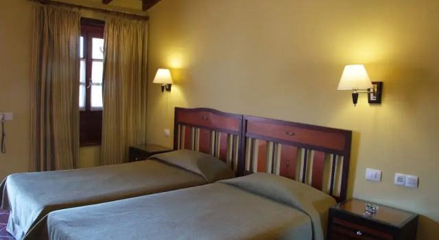 Двухместный номер Standard с балконом Hotel Rural Fonda de la Tea