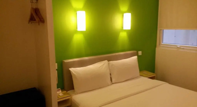 Двухместный номер Standard с красивым видом из окна Amaris Hotel Panglima Polim 2