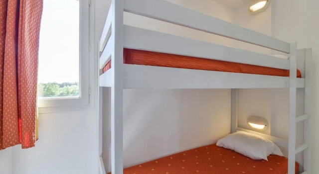 Spacious Provence House for Eight, Забронировать Дом для отпуска Виллы Овернь-Рона-Альпы, Вилла