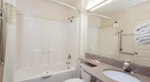 Номер Standard Syracuse Inn