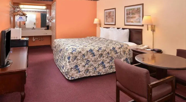 Days Inn Ozark, Boek Hotel Hotels in Missouri met zwembad, Zwembad