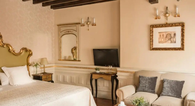 Полулюкс Hotel Casa 1800 Granada