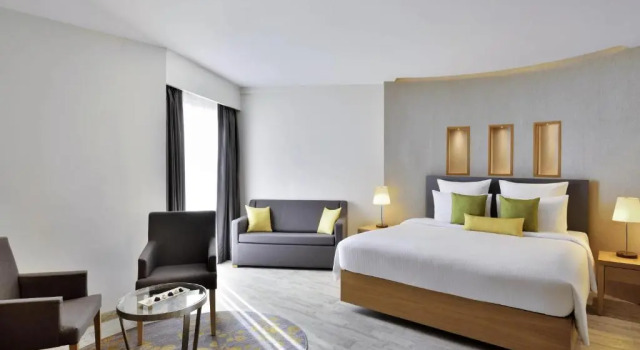 Номер Executive Novotel Imagica Khopoli Hotel