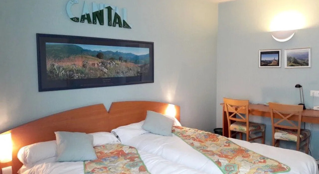 Hôtel Saint Georges, Book Hotel Hoteller i Rhône-Alps med parkering, Parkering