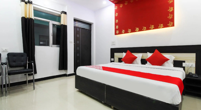OYO 49595 Hotel Enroute Taj