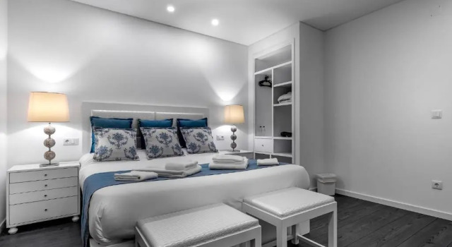 Ilheu 25 Peniche House, Book Hotel Hotels in Oeste with Parking, Parking