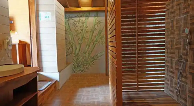 Wah Resort Gili Trawangan, Забронировать Курортный отель СПА-отели Гилей Траванган, рядом с Порт Гили Траванган, SPA-услуги