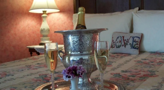 C.W. Worth House Bed and Breakfast, Забронировать Отель Уилмингтон Северная Каролина, рядом с Детский музей в Уилмингтоне