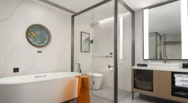 Люкс Business Hampton by Hilton Shenyang Tiexi Fortune Plaza