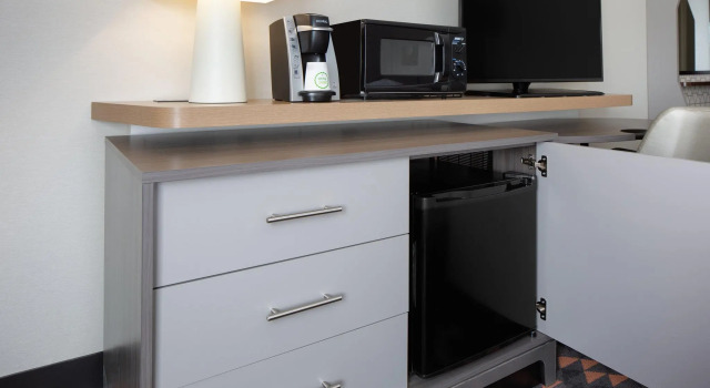 Четырёхместный номер Standard Holiday Inn Hasbrouck Heights-Meadowlands by IHG
