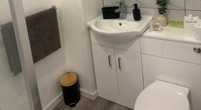 1 Bed Flat - Sleeps 3 - Parking - Pet Friendly, Varaa Huoneisto Asunnot kohteessa Merseyside, Huoneisto