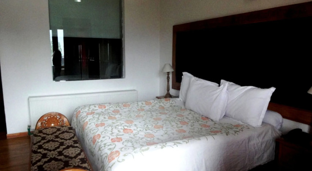 Hotel Grand Himalaya, Забронировать Отель Отели Джамму и Кашмира с парковкой, Парковка