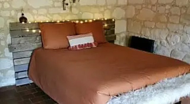 Au Pied Du Tilleul, Rezerwuj Hotel Gennes-Val-de-Loire 
