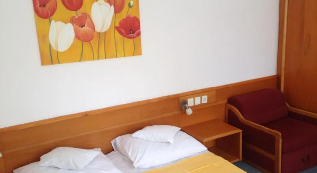 Hotel Apart Hotel, Забронировать Апарт-отель Апарт-отели Хевиз, рядом с Церковь Сердца Христова, Апарт-отель