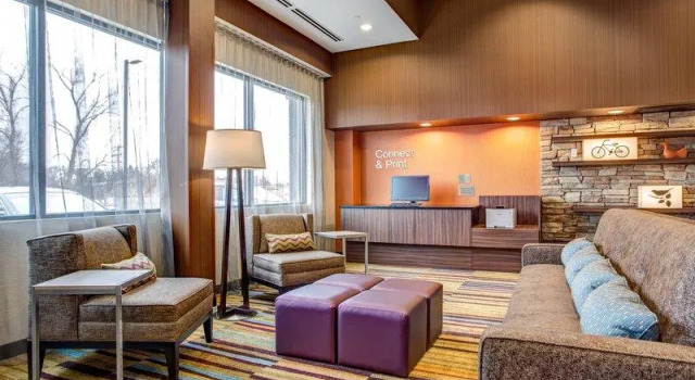 Люкс Fairfield Inn & Suites Springfield Holyoke
