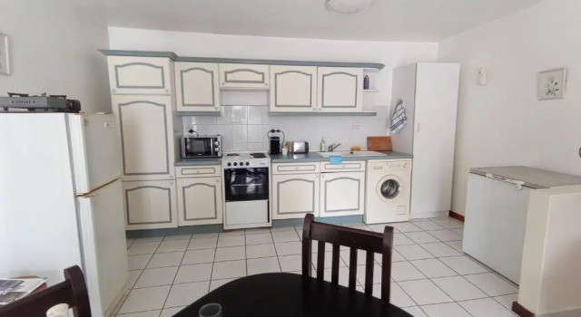 Lovely 2-bedroom vacation home with free parking