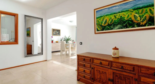 Spacious Apartment in Pula With Terrace