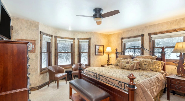 Bachman Village 9 by Avantstay Character Home Close To Town & To The Slopes! Permit#3685