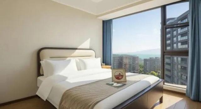 Семейный люкс Deluxe с 3 комнатами Mercure Yunhu Hotel