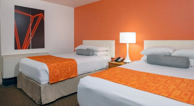 Четырёхместный номер Standard Howard Johnson by Wyndham Atlantic City