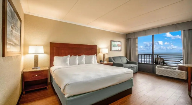 Двухместный номер с балконом и oceanfront La Quinta by Wyndham Cocoa Beach Oceanfront