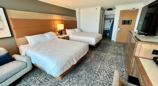 Четырёхместный номер Standard с балконом и с красивым видом из окна Hyatt Place Virginia Beach Oceanfront