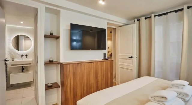 Superb Apartment Center of Paris by Studio Prestige, Забронировать Апартаменты/квартира Париж Иль-де-Франс, рядом с Станция метро Rambuteau