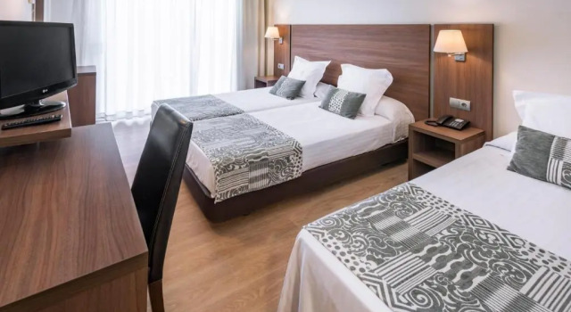 Трёхместный номер Standard Golden Acqua Salou