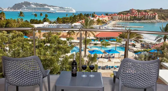 Двухместный номер Standard с балконом Oceans at Divi Little Bay