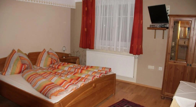 Haus Resi, Book Hotel  