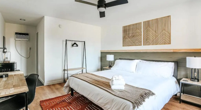 Grey Pine Lodge, Boek Hotel Hotels in Virginia met parkeren, Parkeren