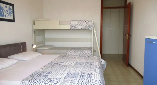 Luminous Apartment With sea View Terrace, Book Lejlighed Hoteller i Friuli Venezia Giulia med parkering, Parkering