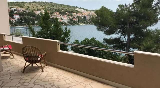 Апартаменты Seaside Apartments