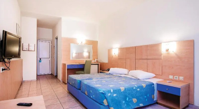 Двухместный номер Standard с балконом Eurovillage Achilleas Hotel