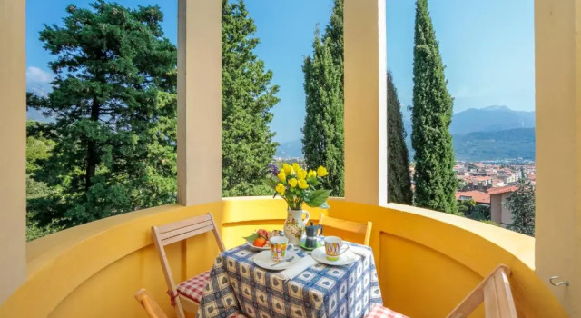 Апартаменты Appartamento Villa Lina with Lake View - Happy Rentals