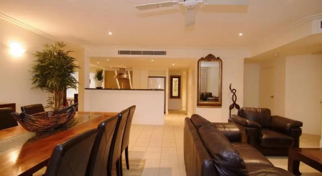 Апартаменты с 3 комнатами с балконом Mandalay Luxury Beachfront Apartments