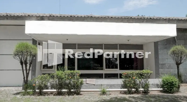 Rajawali Guest House Mitra RedDoorz, Book Guesthouse North Cirebon West Java