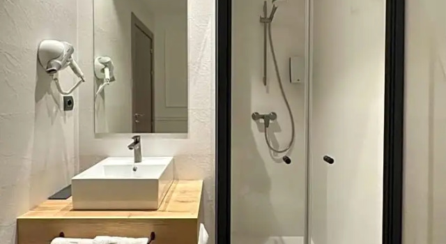 Номер Standard с балконом Le Petit Boutique Hotel