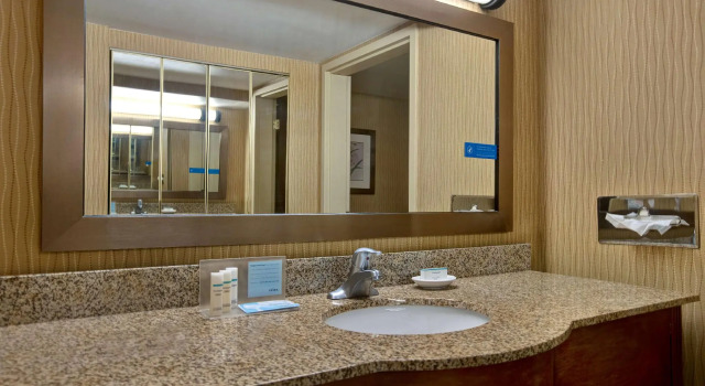 Двухместный люкс Hampton Inn Fort Wayne-Southwest