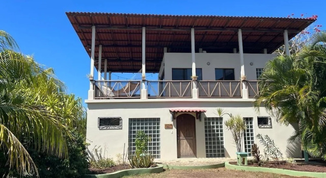 Вилла The Happy Coconut Resort