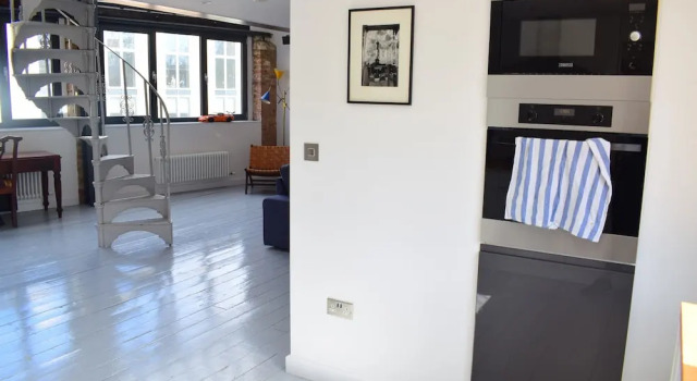 2 Bedroom Loft Flat in Hammersmith, Забронировать Апартаменты/квартира Апартаменты Лондона, рядом с Выставочный центр Olympia, Апартаменты/квартира
