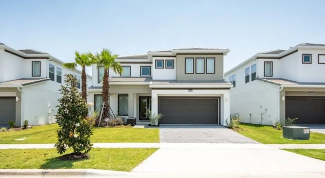 Private Beautiful Furnished ! 5 Bedroom Home