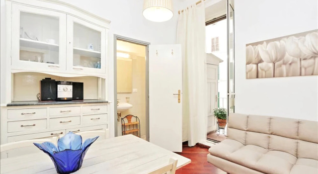Cozy Halldis Apartment With Balcony, Забронировать Апартаменты/квартира Апартаменты Рима, рядом с Piazza San Giovanni in Laterano, Апартаменты/квартира
